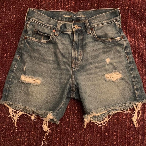 supa cute mom shorts😇 fitting and a lil baggy too 🪷⭐️ - Picture 2 of 2